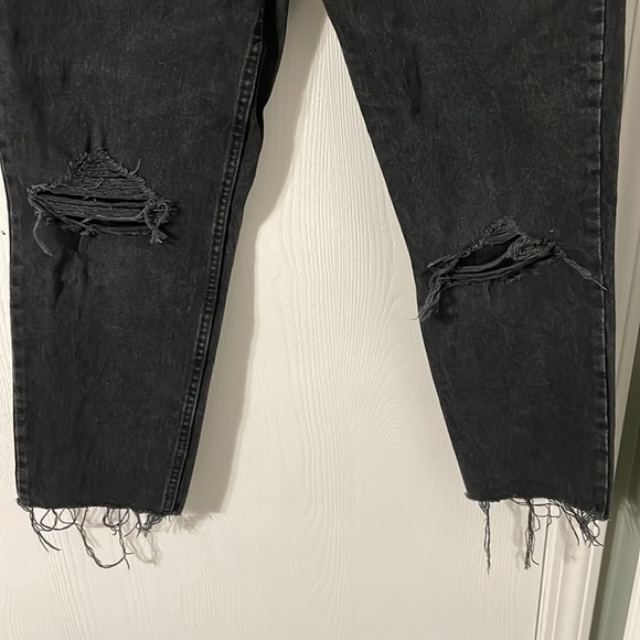 Zara NWOT Black Distressed Cropped Jeans High Rise Size 2 - Picture 4 of 6